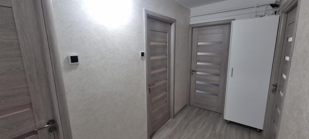 Ilona Apartament 3 Camere Ramnicu Valcea Exterior photo